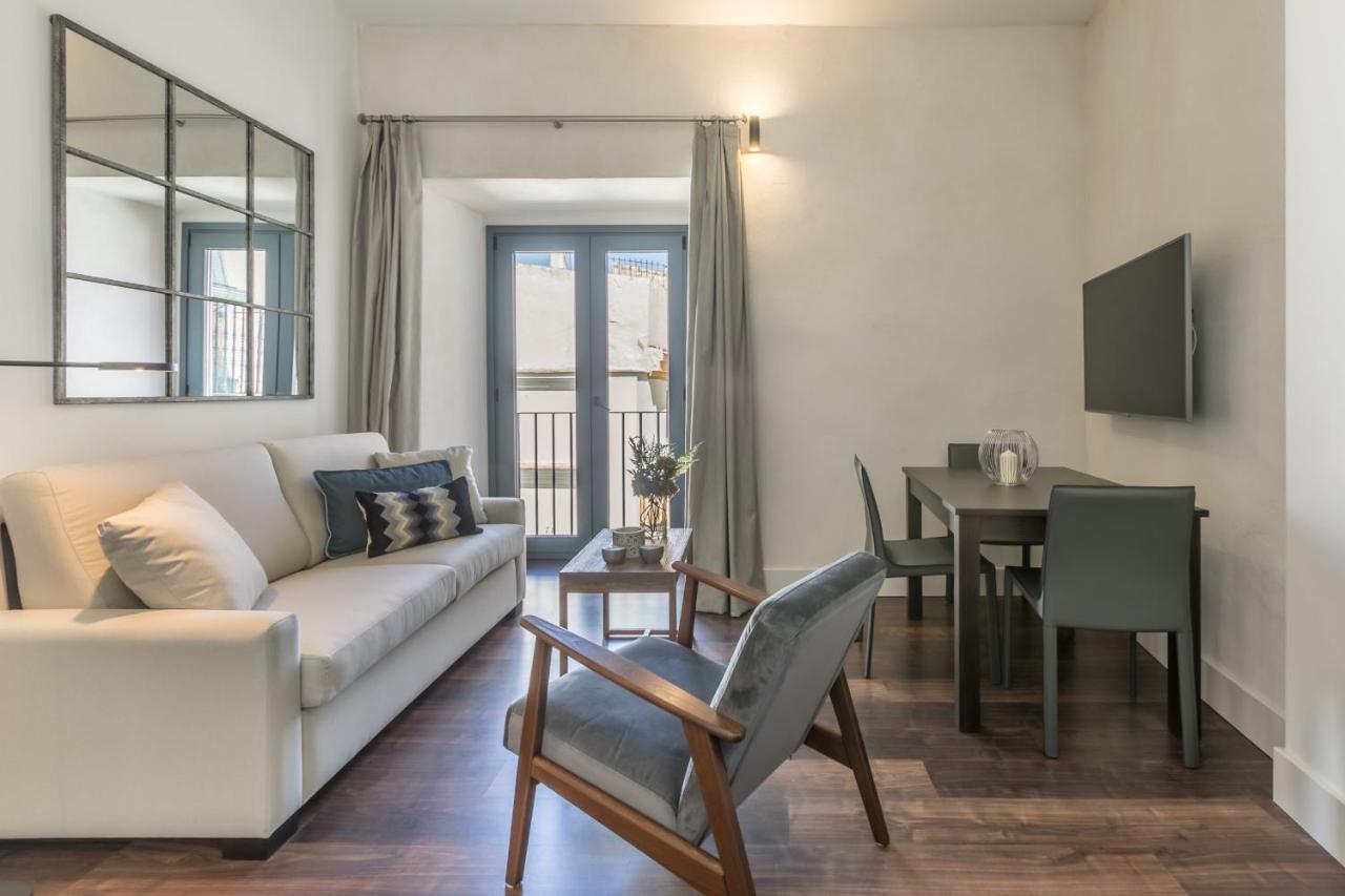 Green-Apartments Sierpes Luxury Suites Seville Exterior photo